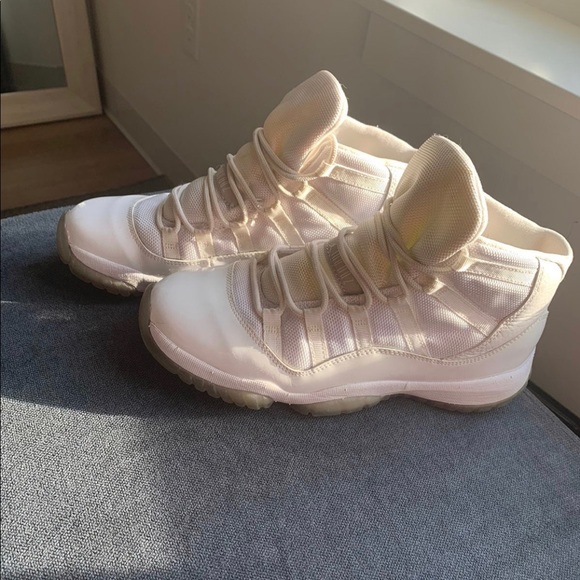 Athletic_Shoes